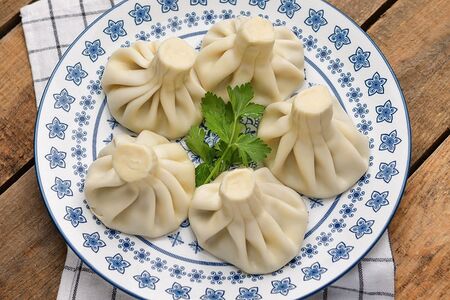 Хинкали с грибами и зеленью