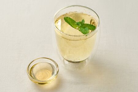 Ромашковый чай с мёдом