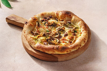 Пицца с щечками и вешенками