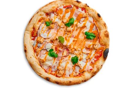 Пицца с креветками, мясом и соусом том ям 