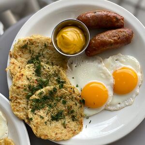 Драники с колбасками
