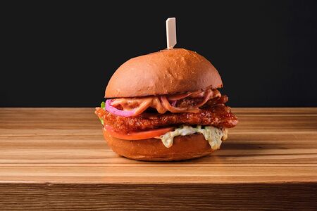 Бургер с острым цыплёнком Яс