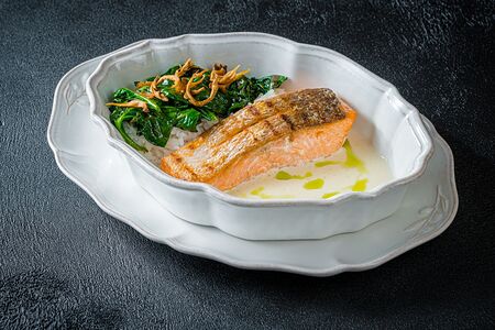 Лосось с жасминовым рисом