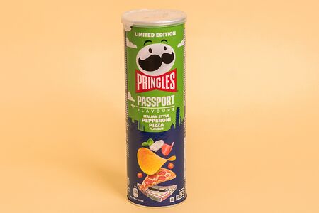 Чипсы Pringles Pepperoni Passport Flavours Limited Edition
