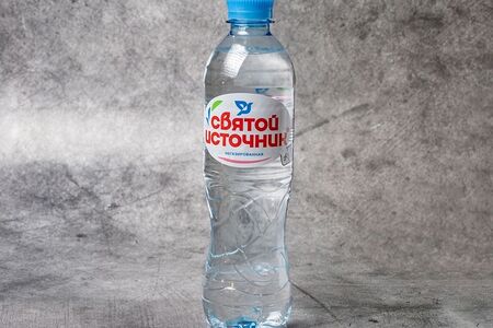Вода негазированная Святой источник