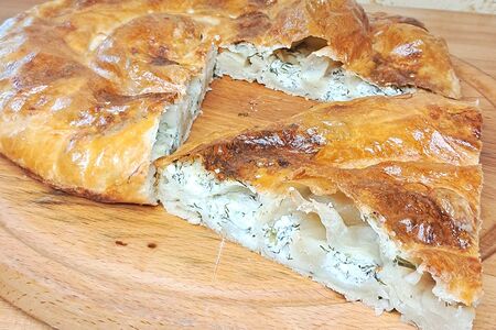 Вертута с сыром, творогом и зеленью