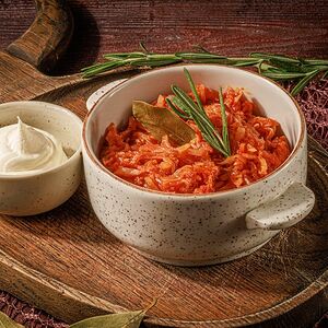 Тушеная капуста с беконом