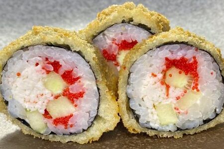 Темпура ролл Калифорния со снежным крабом