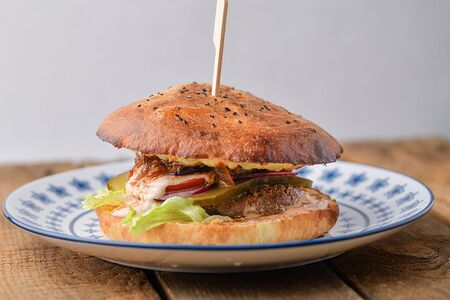 Грузинский бургер 