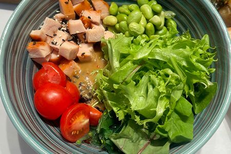 Боул с копченой курицей 