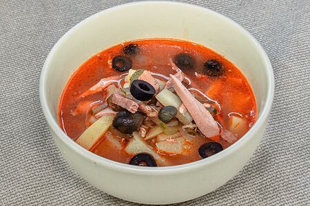 Солянка мясная