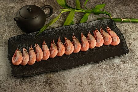 Креветки, жаренные с чесноком и соевым соусом