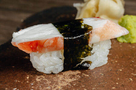 Суши с камчатским крабом