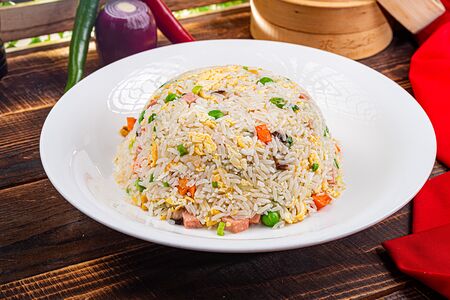 Жареный рис Янчжоу