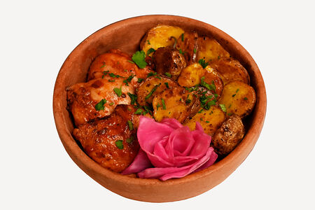 Шашлык из курицы и картофель