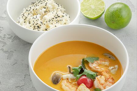 Суп Том ям с морепродуктами