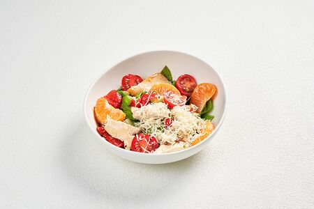 Салат с куриным филе и мандарином