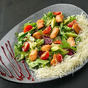 Салат Премиум с лососем