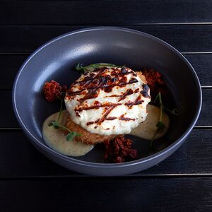 Шницель с сыром халуми