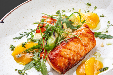 Форель стейк с апельсиновым соусом
