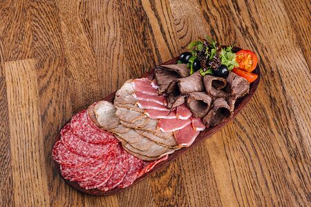 Мясная тарелка