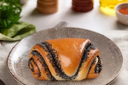 Сдоба витая с маком