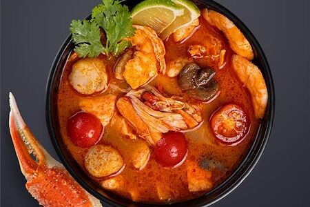 Том ям с морепродуктами