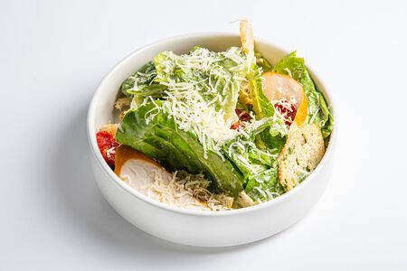 Салат Цезарь с цыпленком