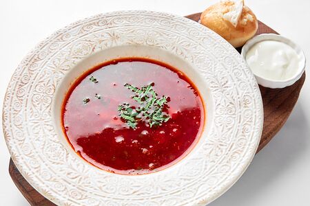 Борщ с говядиной и домашним салом