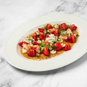 Краб с томатами и страчателлой