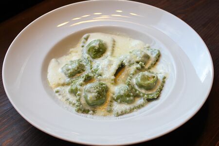 Равиоли с копченым лососем