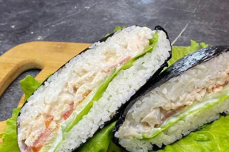 Онигири с курицей