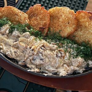 Драники с курицей и грибами