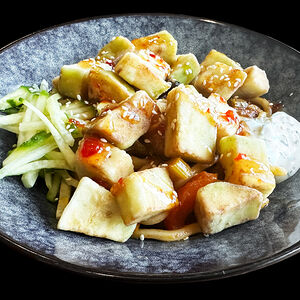 Жареный лагман с курочкой и хрустящими баклажанами