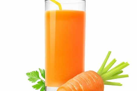 Свежевыжатый морковный сок собственного приготовления