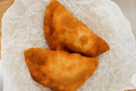 Мини-чебурек с сосиской и сыром