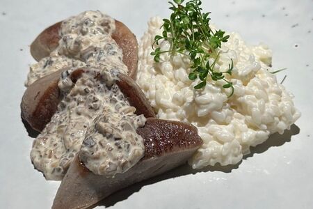 Говяжий язык с трюфельным рисом