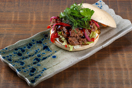 Бао с томленой говядиной