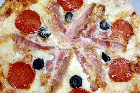 Пицца мясная