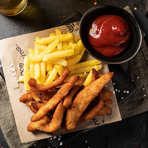 Куриные пальчики с картофелем фри