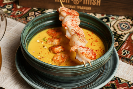 Суп- пюре из тыквы с шашлычком из морепродуктов