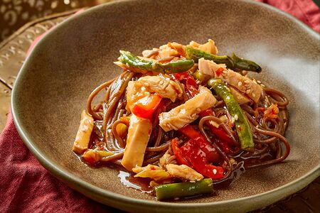 Лапша гречневая Wok с индейкой