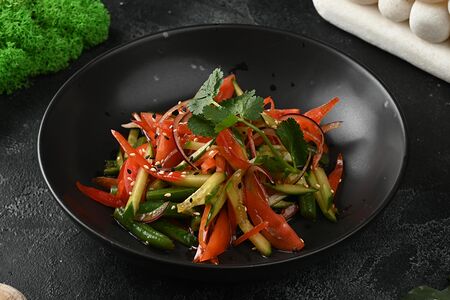 Овощной азиатский салат