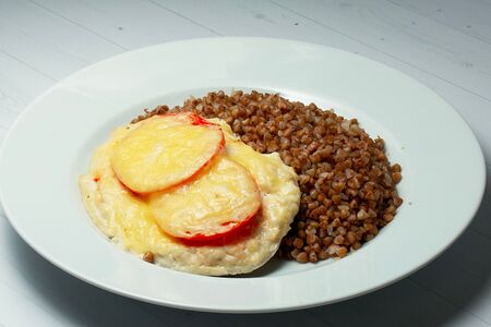 Филе куриное с помидором и сыром
