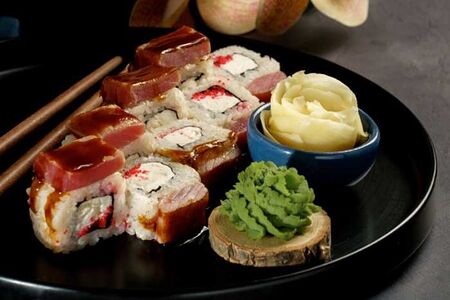 Ролл Опаленный тунец