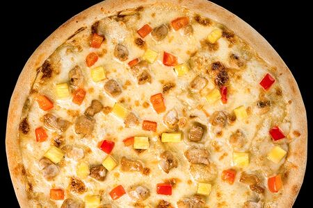 Пицца с курицей и ананасом