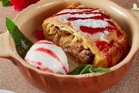 Яблочный штрудель