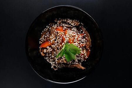 Wok с говядиной