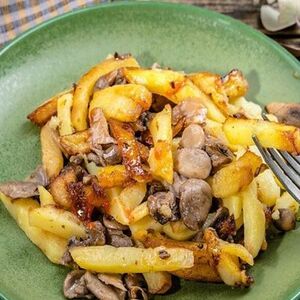 Жареный картофель с грибами