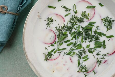 Окрошка с курицей на кефире